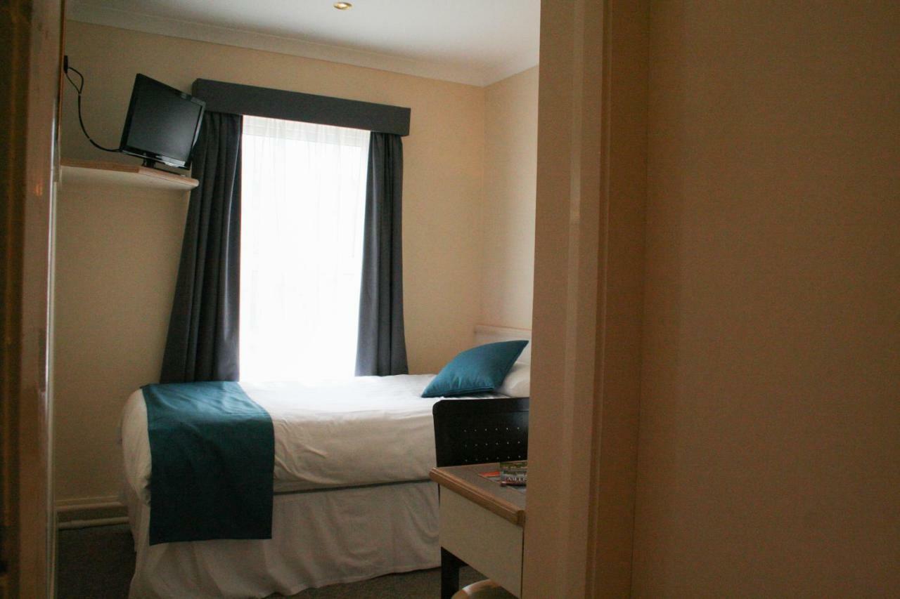 The Bay Bed & Breakfast 2*